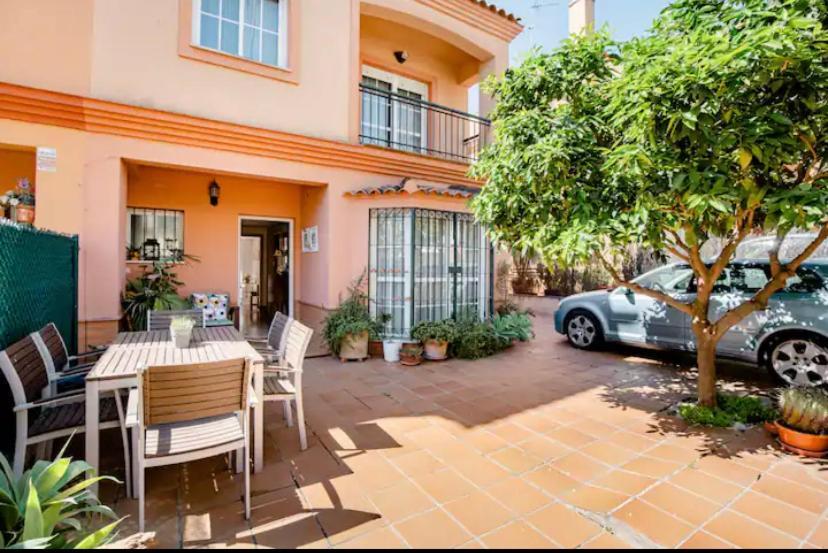 2 La Casa De Marilo Apartment Tomares Exterior photo