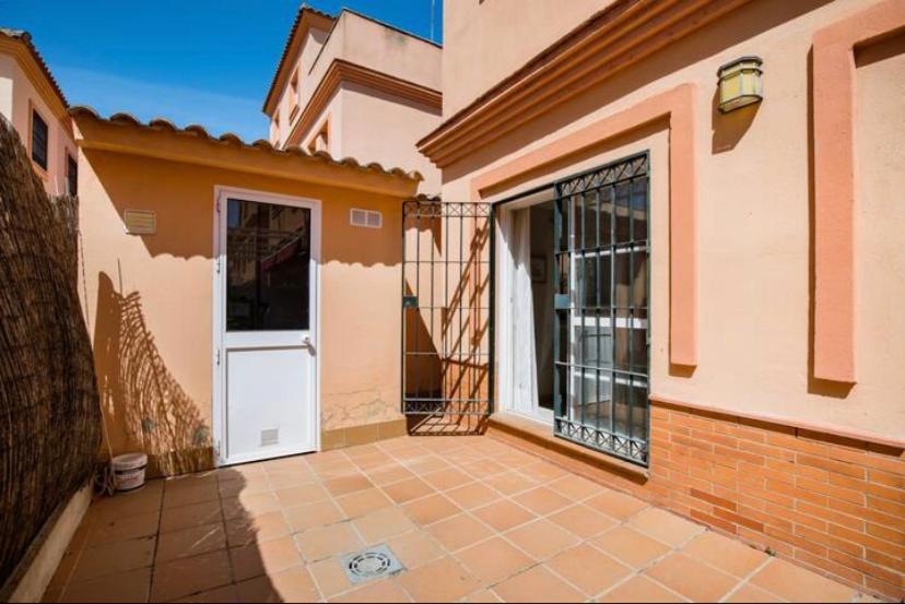 2 La Casa De Marilo Apartment Tomares Exterior photo