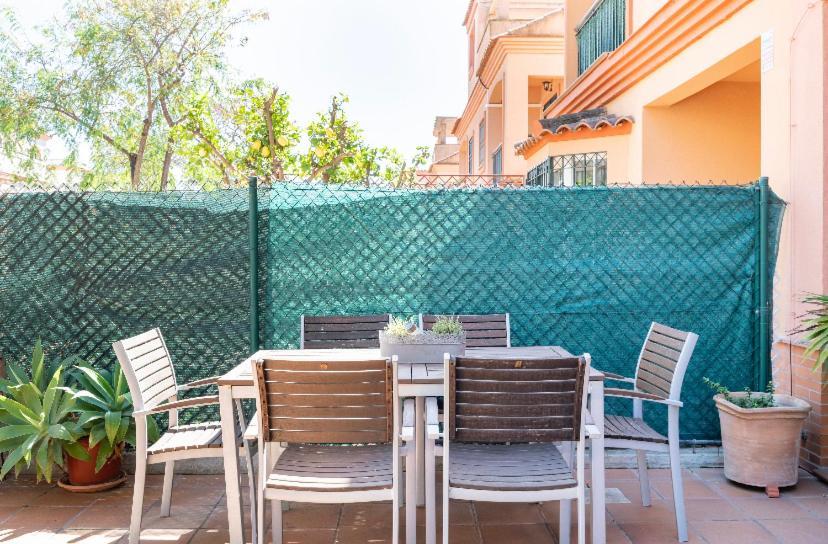2 La Casa De Marilo Apartment Tomares Exterior photo